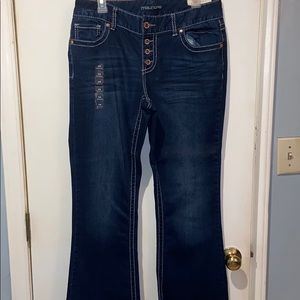 Maurices boot cut blue jeans